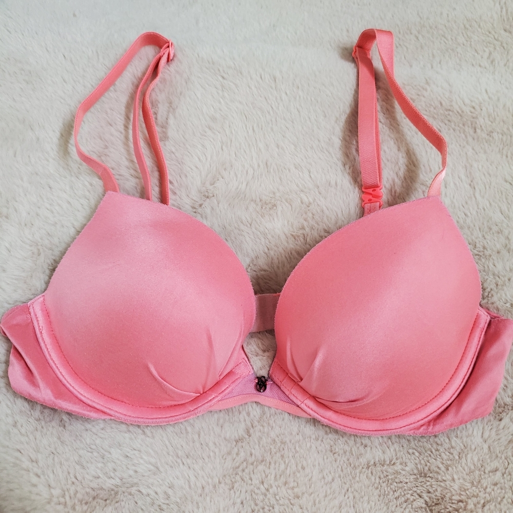 Fabulous Victoria's Secret plunge bra 32B